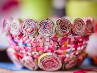 Crafts from newspaper tubes: step by step instructions for the weaving process. 105 photos of crafts from the newspaper!