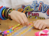 Knutselen van elastiekjes: hoe maak je riemen, armbanden, speelgoed en sieraden met je eigen handen + 86 foto-ideeën